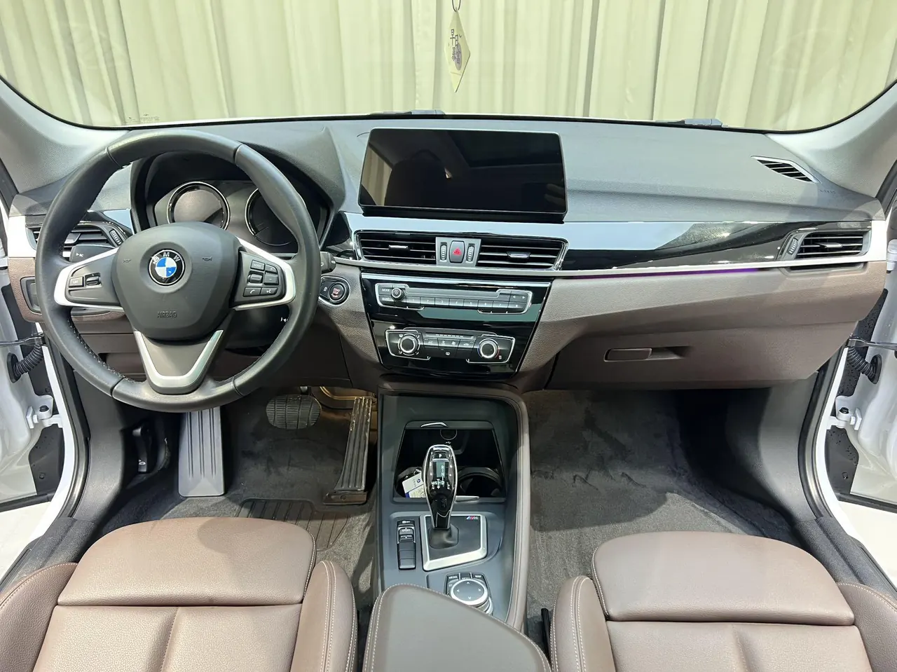 BMW 2022 X1 sDrive20Li 1.5T fashion automatic gear 11