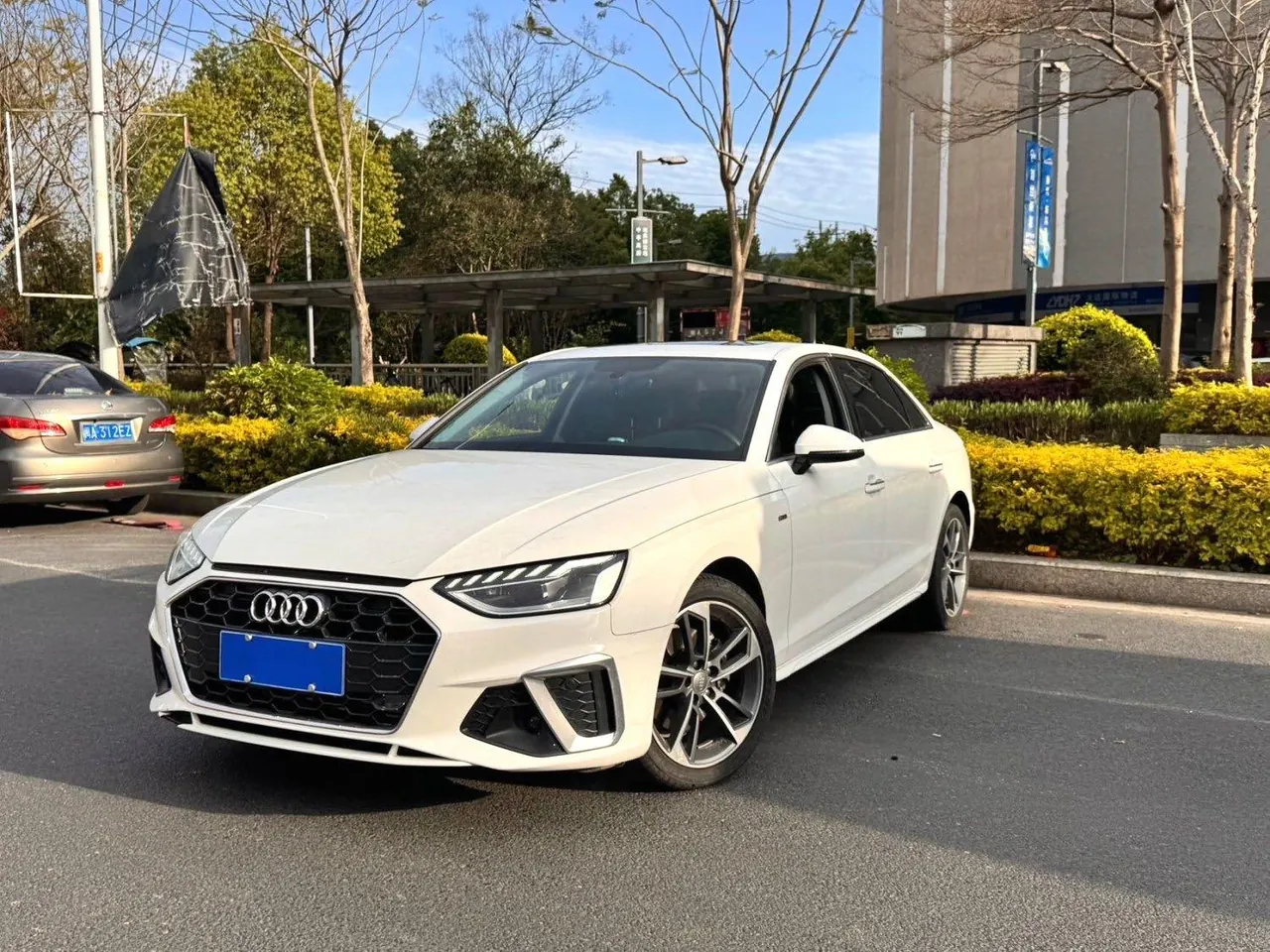Audi 2020 A4L 2.0TFSI 40TFSI Fashion Dynamic Automatic - View 1