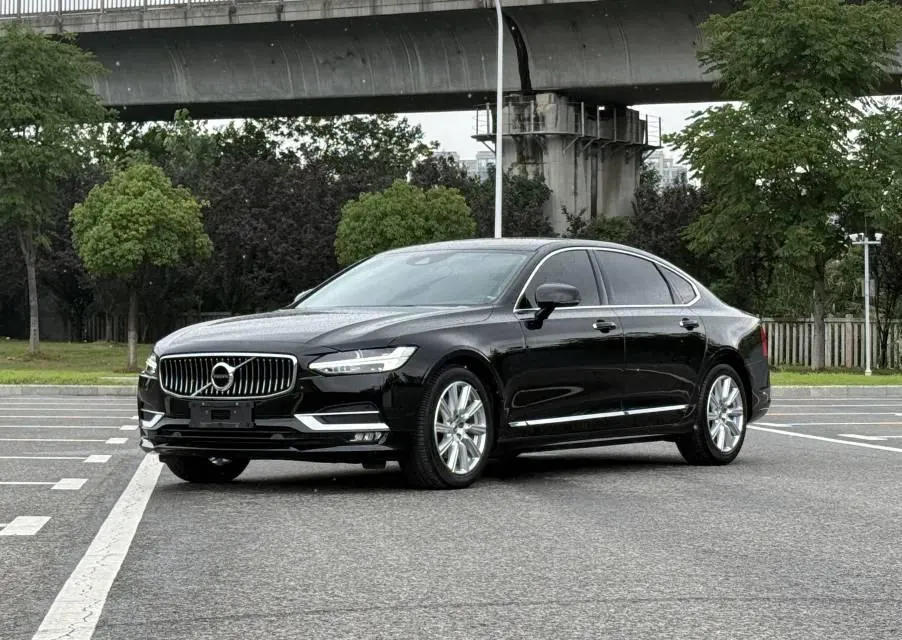 Open image lightbox: Volvo 2020 S90 2.0T T5 Zhiyi Deluxe Edition Automatic Gear