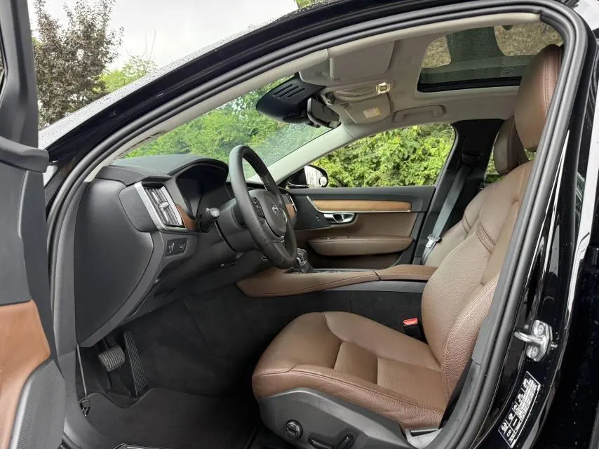 Volvo 2020 S90 2.0T T5 Zhiyi Deluxe Edition Automatic Gear 3
