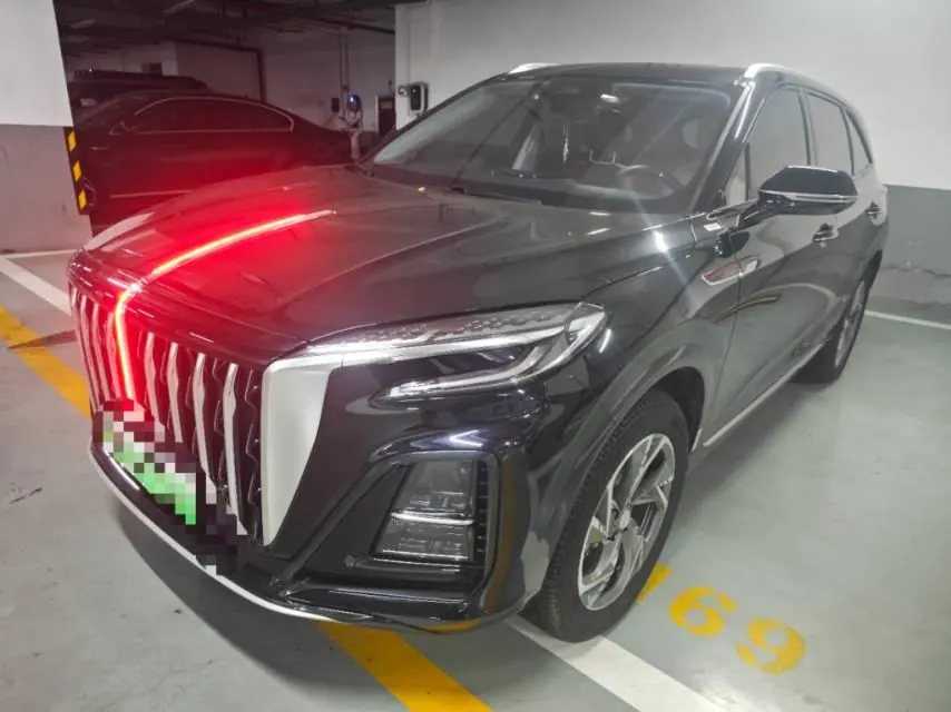 Открыть галерею: HongQi 2025 HS3 PHEV 1.5T 117km Strong Edition Automatic Gear