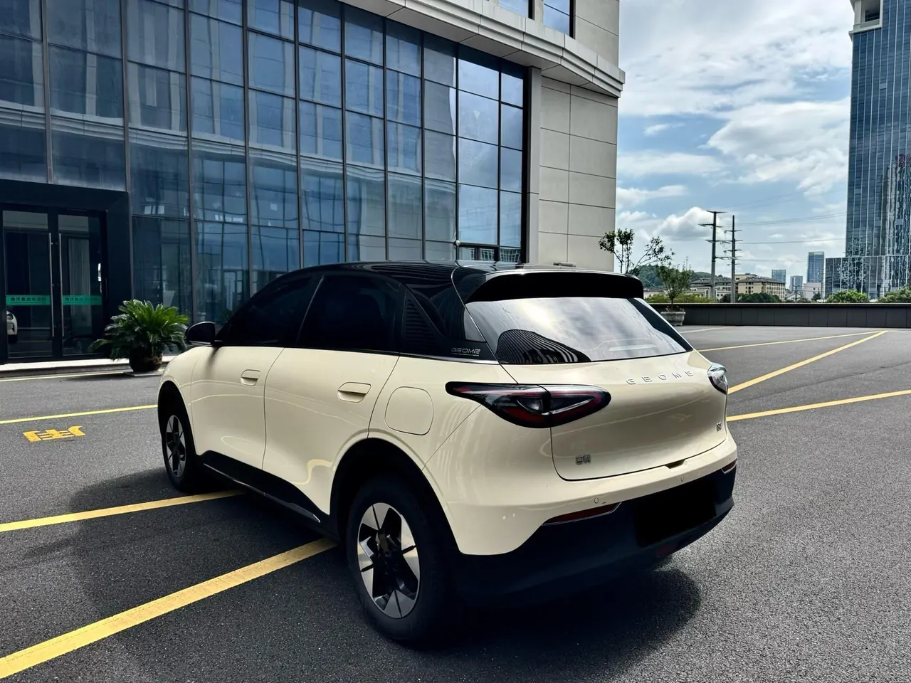 Geely 2025 Star Wish UP 410km Discovery Edition Automatic Gear 4