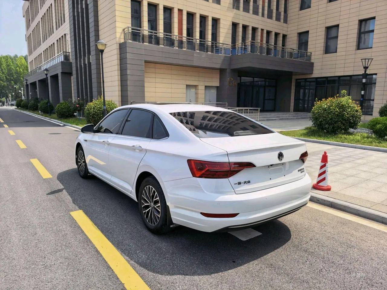 Volkswagen 2020 Sagitar 1.2TSI 200TSI Comfortable Automatic 3