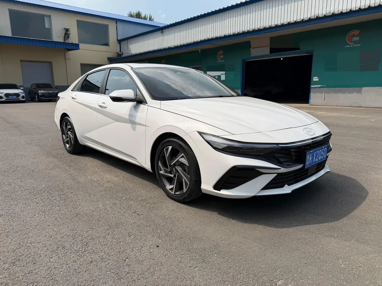 Hyundai 2023 Elantra -3-compartment 1.5 stepless LUX premium automatic gear 3