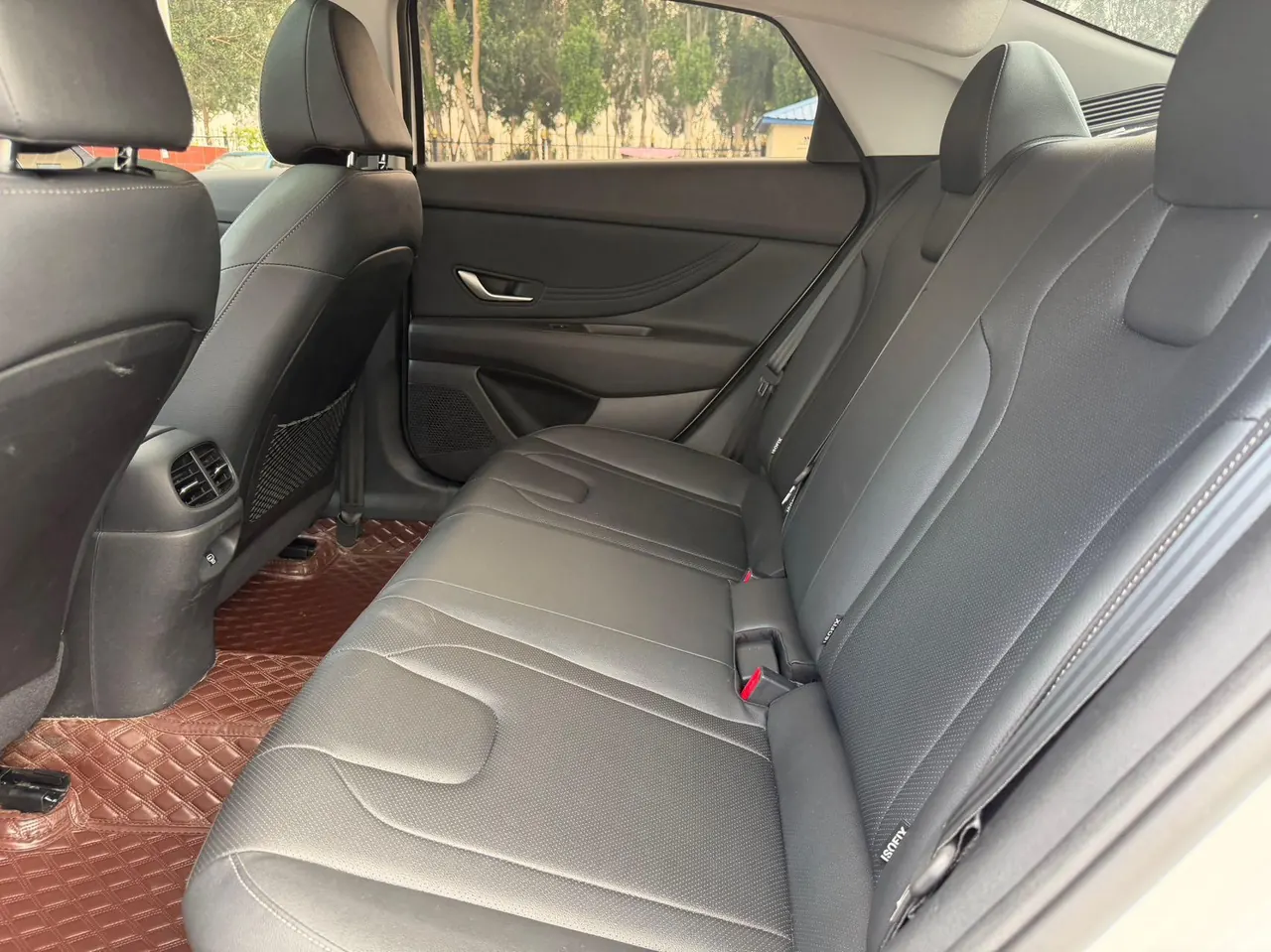 Hyundai 2023 Elantra -3-compartment 1.5 stepless LUX premium automatic gear 7