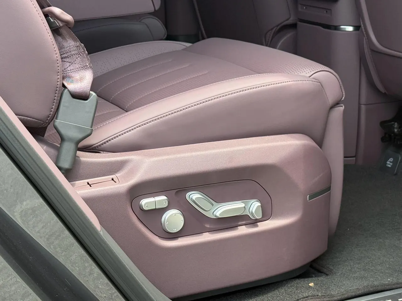 Xpeng 2026 GX 1585 Four-Wheel-Drive Ultra Flagship Model Automatic Transmission 12