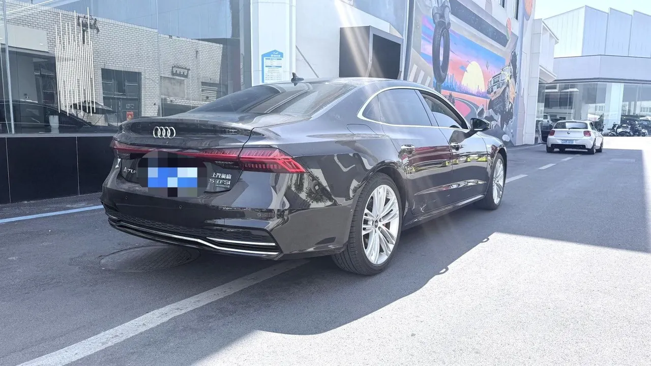 Audi 2024 A7L 2.0TFSI 45TFSI Quattro Luxury Automatic 7