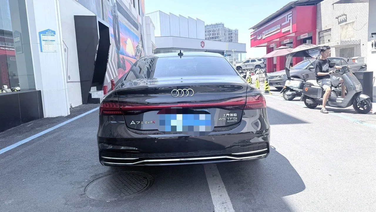 Audi 2024 A7L 2.0TFSI 45TFSI Quattro Luxury Automatic 8