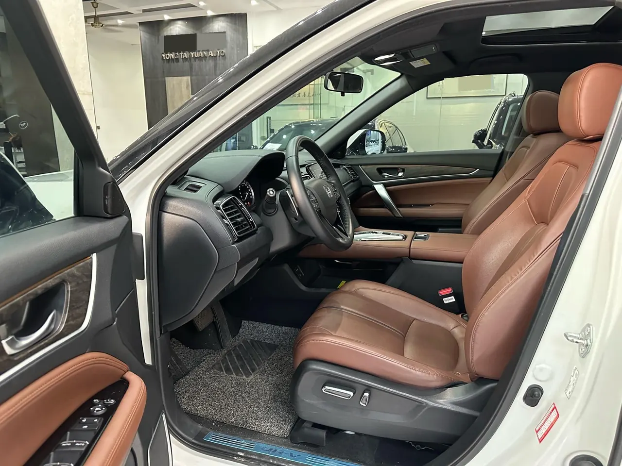 Honda 2020 UR-V 2.0T 370TURBO two-drive elegant version of automatic gear 4