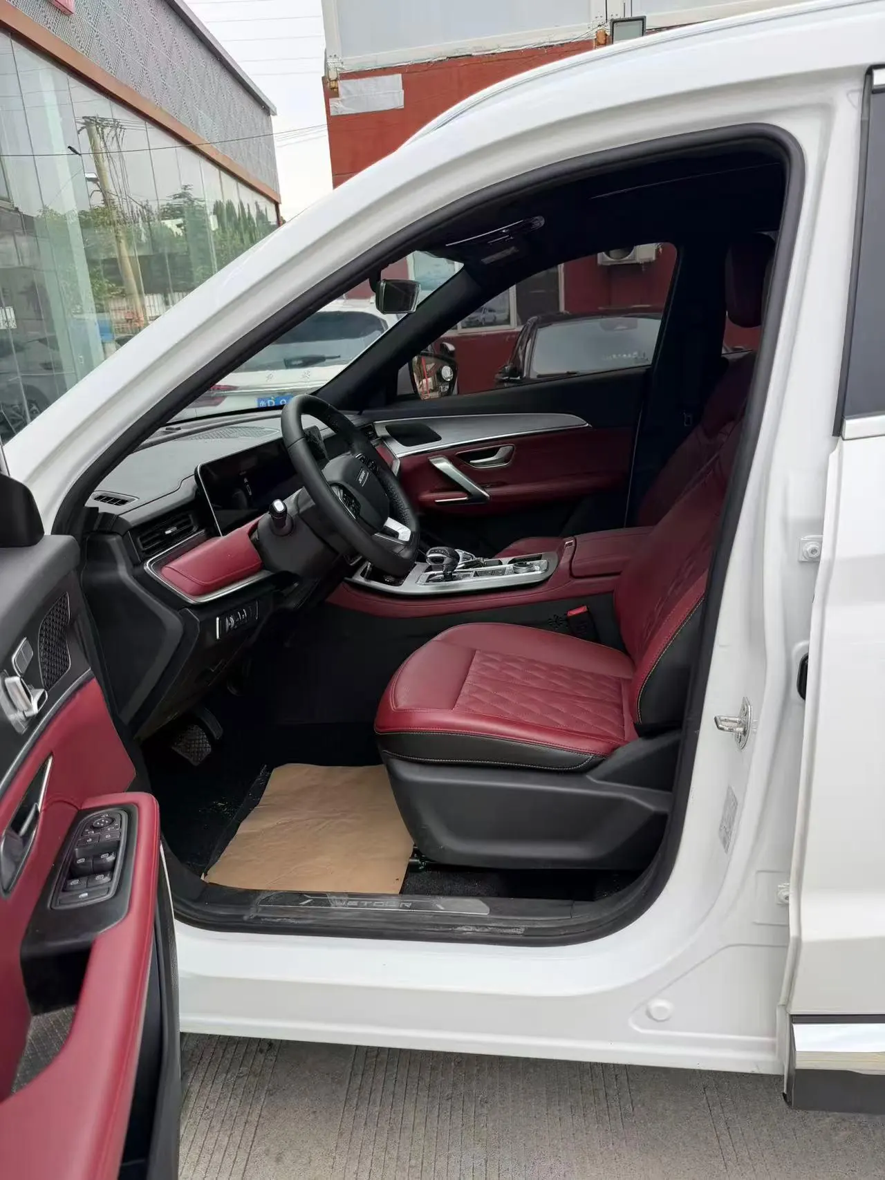 Jetour 2024 X70 PLUS 1.5T Champion Edition MAX5 Automatic Gear 4