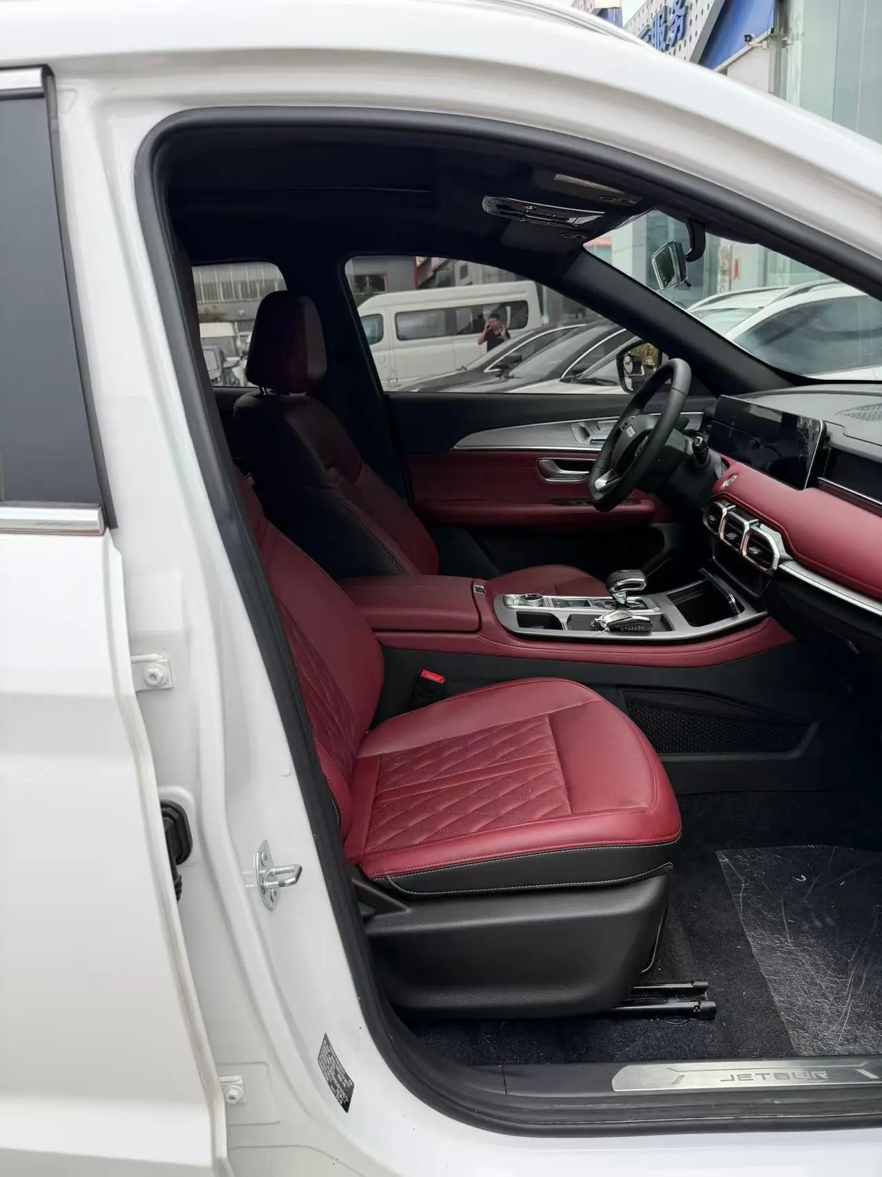 Jetour 2024 X70 PLUS 1.5T Champion Edition MAX5 Automatic Gear 5
