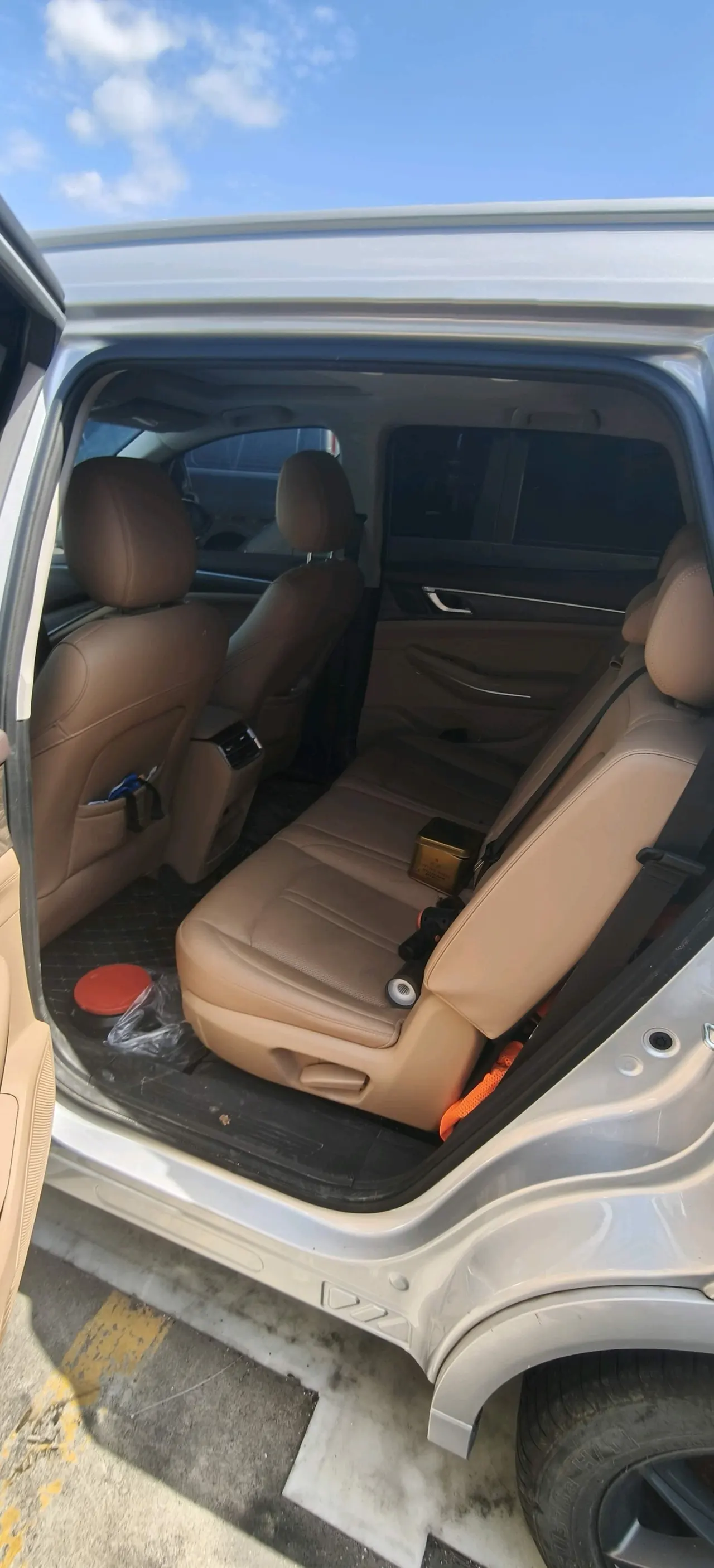LanDian 2024 LanDian E5 1.5 stepless glory version 100KM exclusive 7-seat automatic gear 10