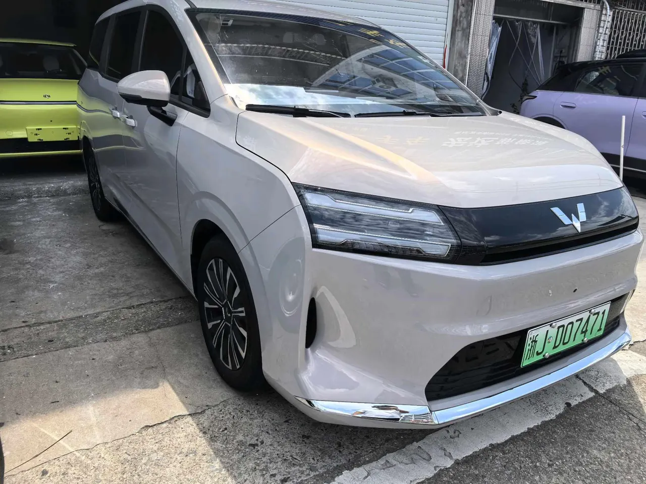 WuLing 2025 Starlight 730 500km Luxury Automatic Gear 3