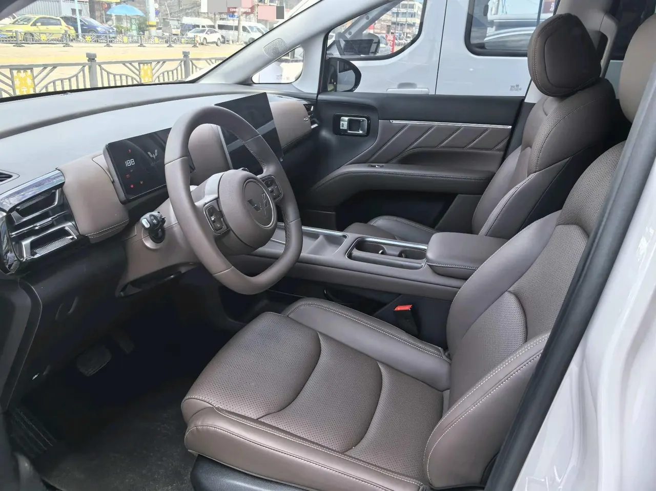 WuLing 2025 Starlight 730 500km Luxury Automatic Gear 6