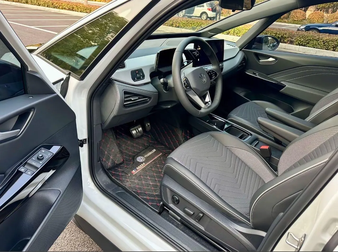 Volkswagen 2024 ID. 3 Pure Intelligence Enjoyment Version, Automatic Transmission 4
