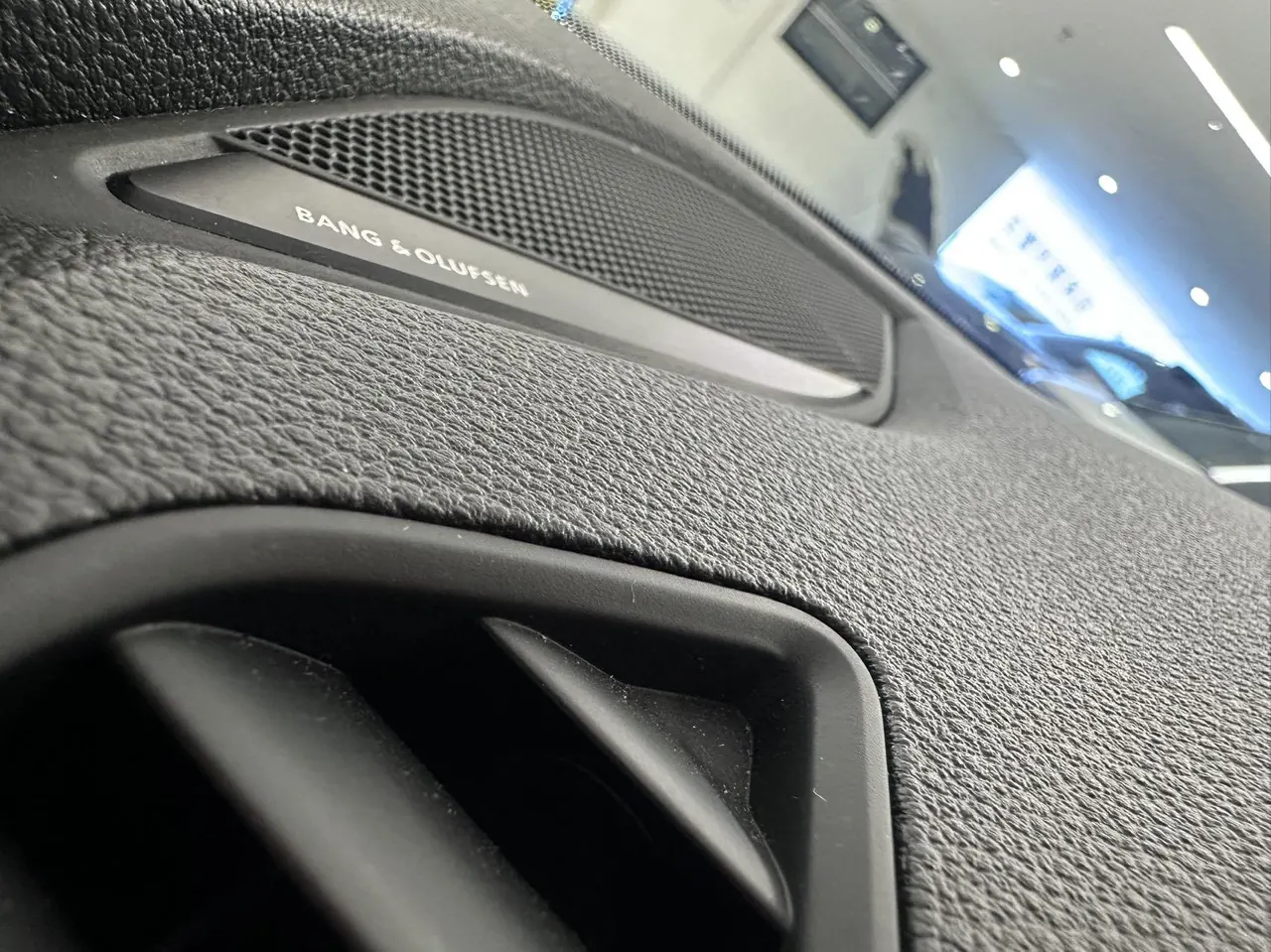Audi 2020 A4L 2.0TFSI 40TFSI Deluxe Dynamic Automatic 9
