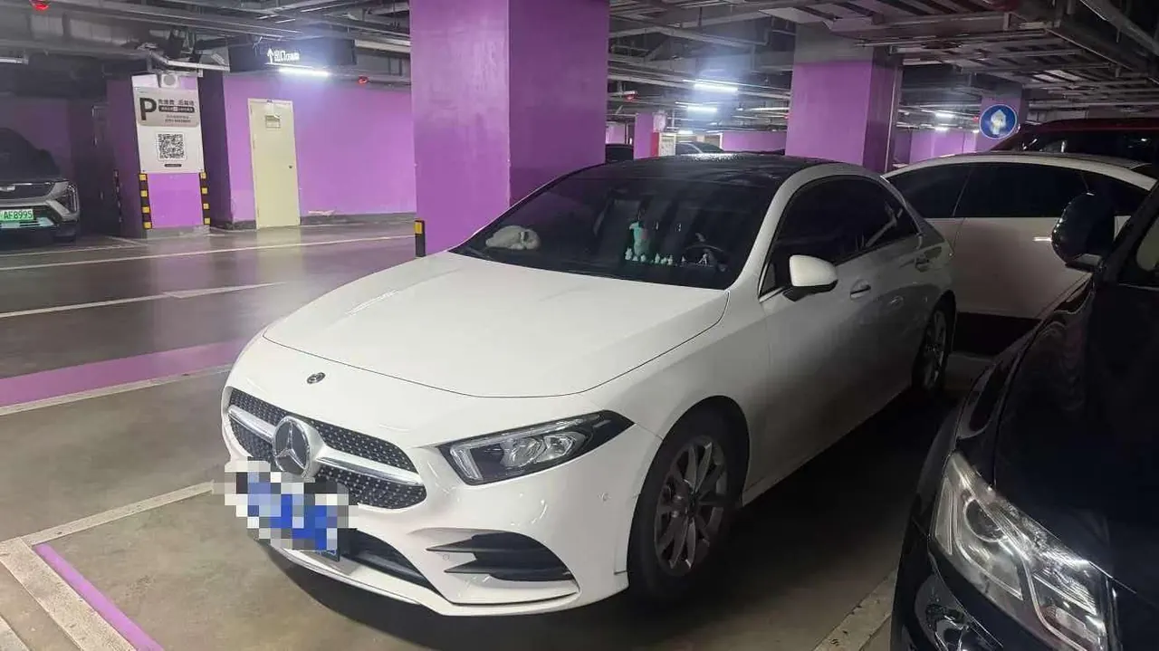 Открыть галерею: Mercedes Benz Class A 2020 A 200 L 1.3T Sports Automatic