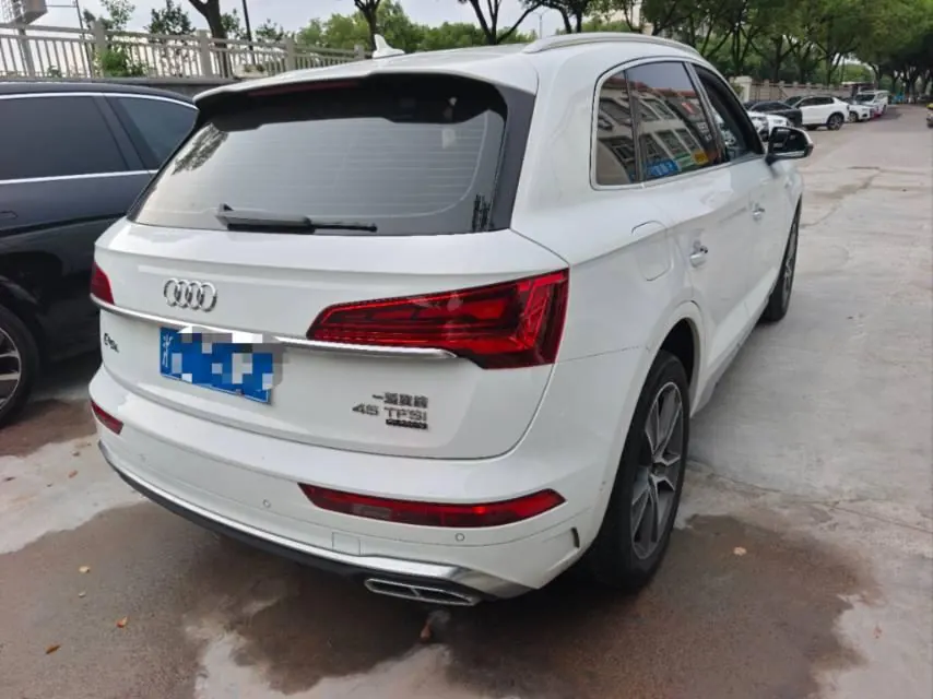 Audi 2022 Q5L 2.0TFSI 45TFSI luxury dynamic automatic transmission 8