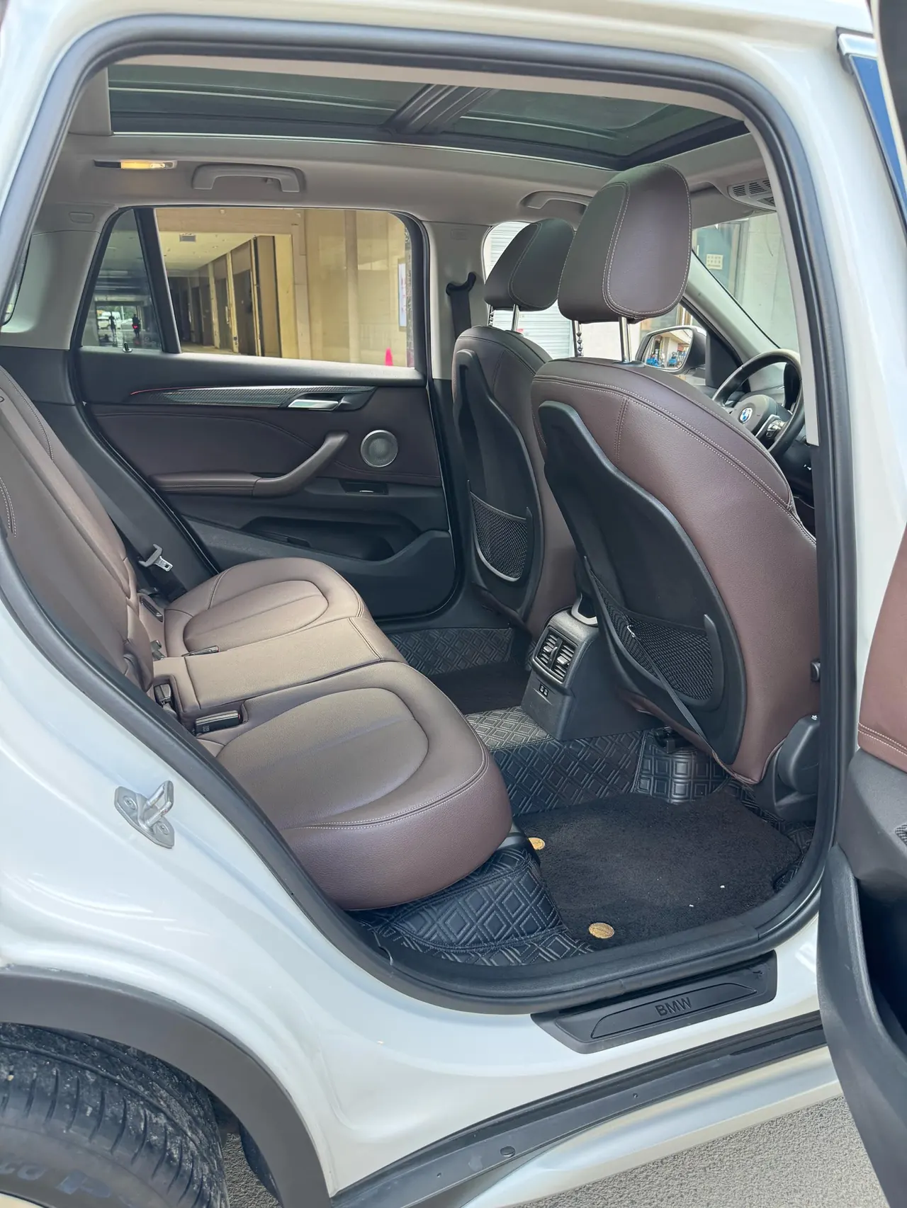 BMW 2022 X1 sDrive20Li 1.5T exclusive automatic gear 12