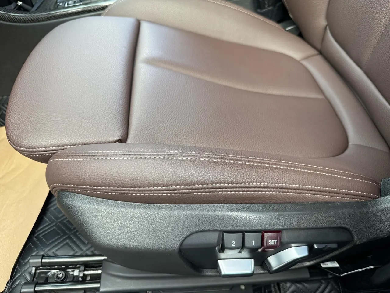 BMW 2022 X1 sDrive20Li 1.5T exclusive automatic gear 14