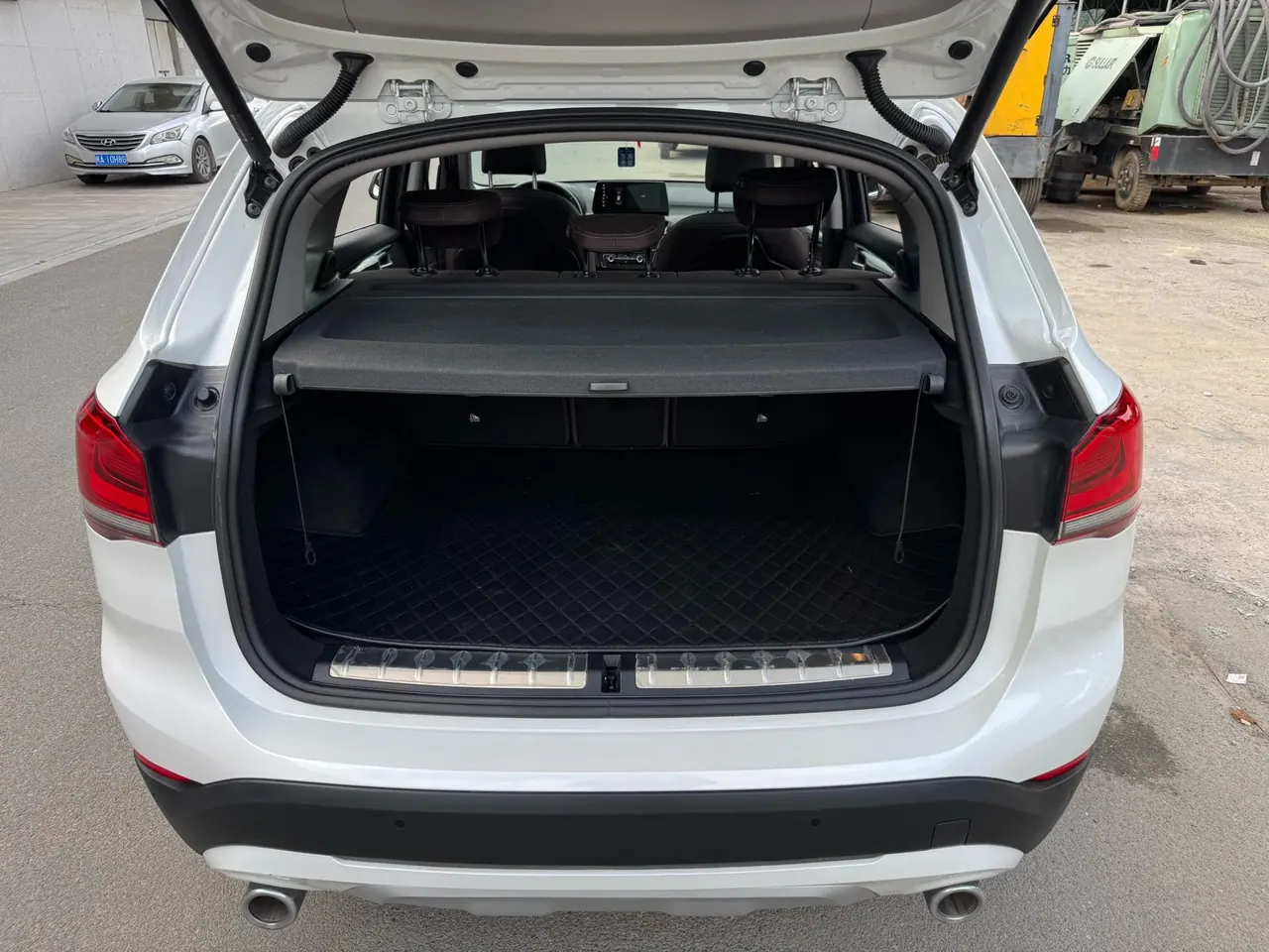 BMW 2022 X1 sDrive20Li 1.5T exclusive automatic gear 17