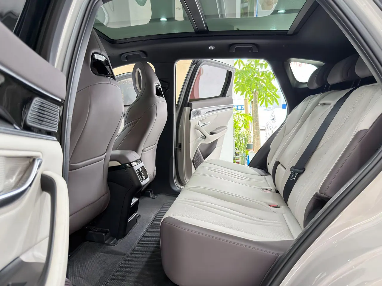 BYD Song PLUS New Energy 2025 Song PLUS DM-i 1.5 Stepless 160KM Flagship Automatic Gear 11