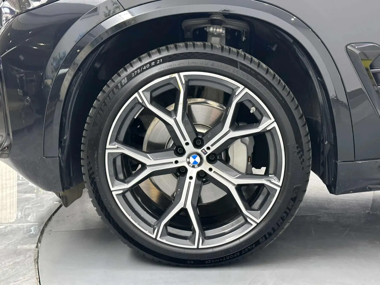 BMW 2025 X5 xDrive30Li 48V 2.0T exclusive m sports obsidian night suit automatic gear 12