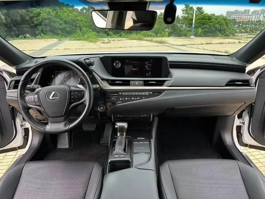 Lexus ES (Imported) 2020 ES200 2.0 Stepless Premium Edition Automatic Gear 6