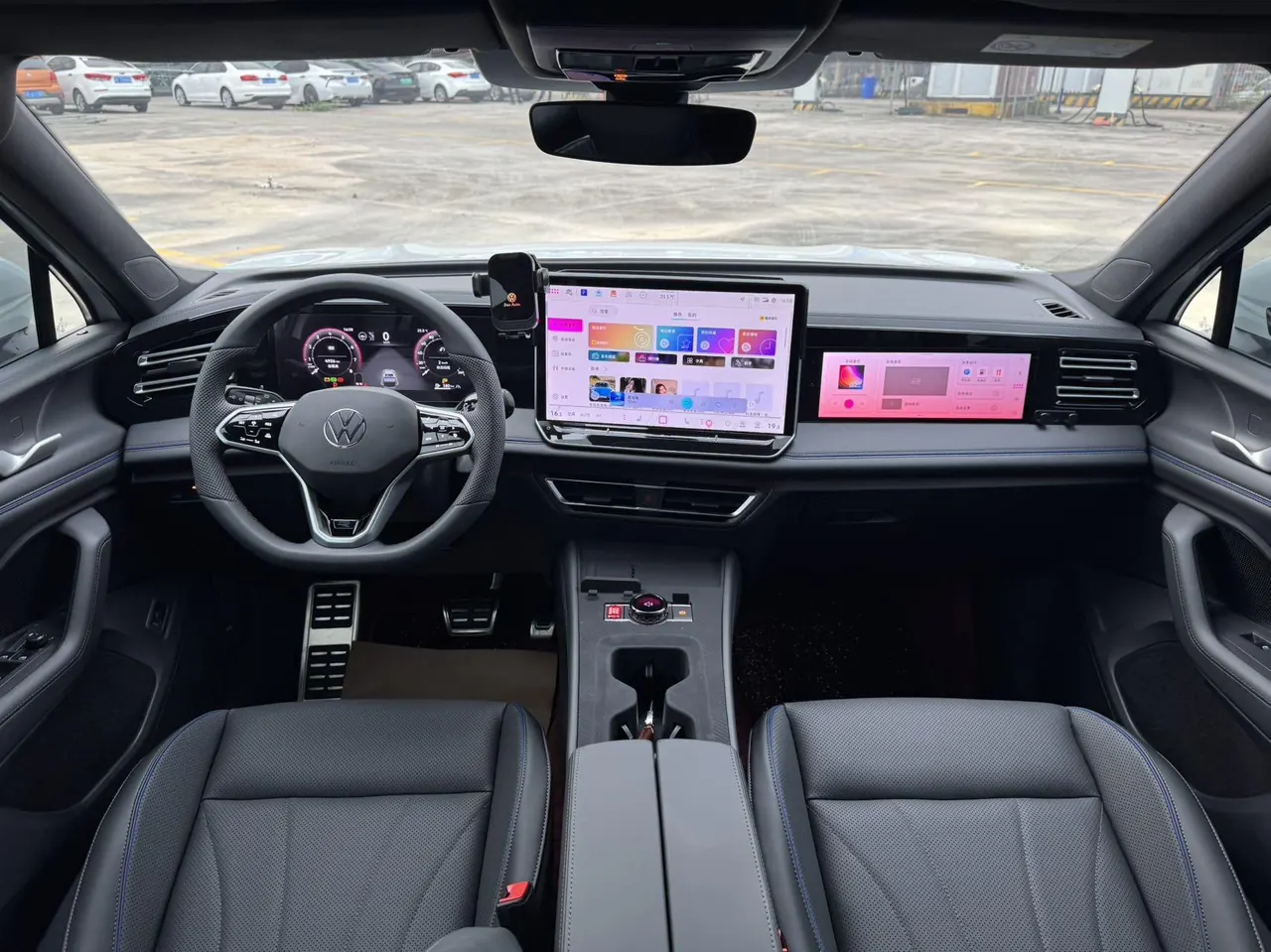 Volkswagen 2024 Tiguan L PRO 2.0TSI 330TSI Two-Drive R-Line Smart Collar Edition Automatic Gear 5