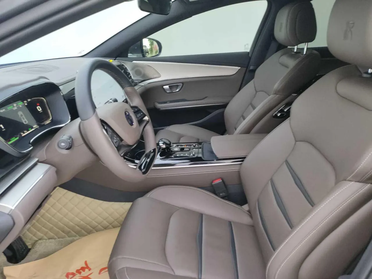 BYD 2020 Han four-wheel drive high-performance flagship automatic gear 5