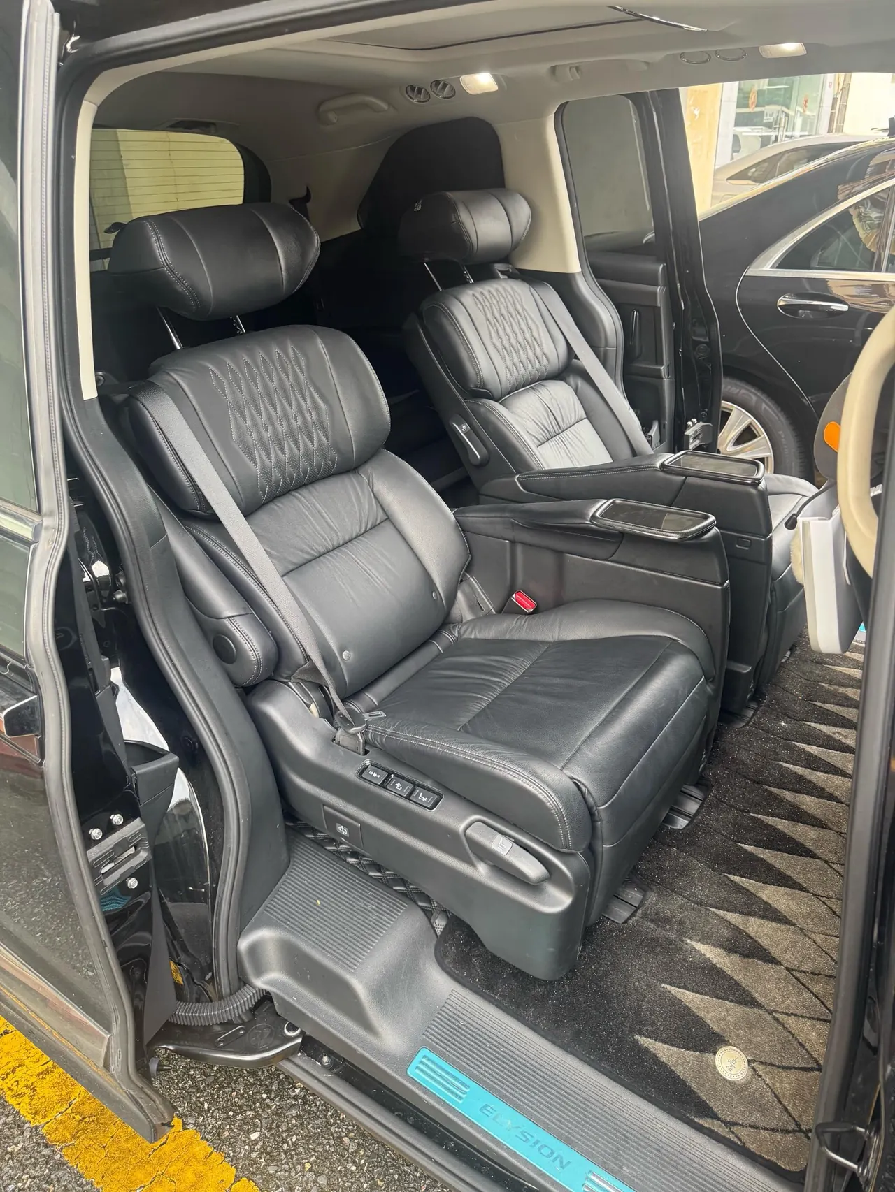 Honda 2022 Ailishen Hybrid 2.0 Stepless Deluxe First Edition Automatic Gear 10