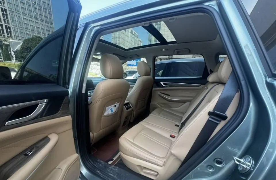 LanDian 2024 LanDian E5 1.5 Stepless Glory Edition 100KM Enjoy 7-seat Automatic Gear 4