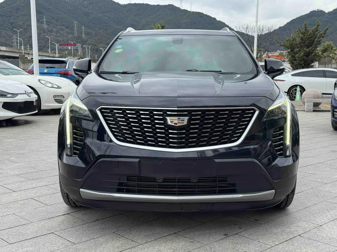 Cadillac 2020 XT4 2.0T 28T Two-Drive Leading Automatic Gear 2