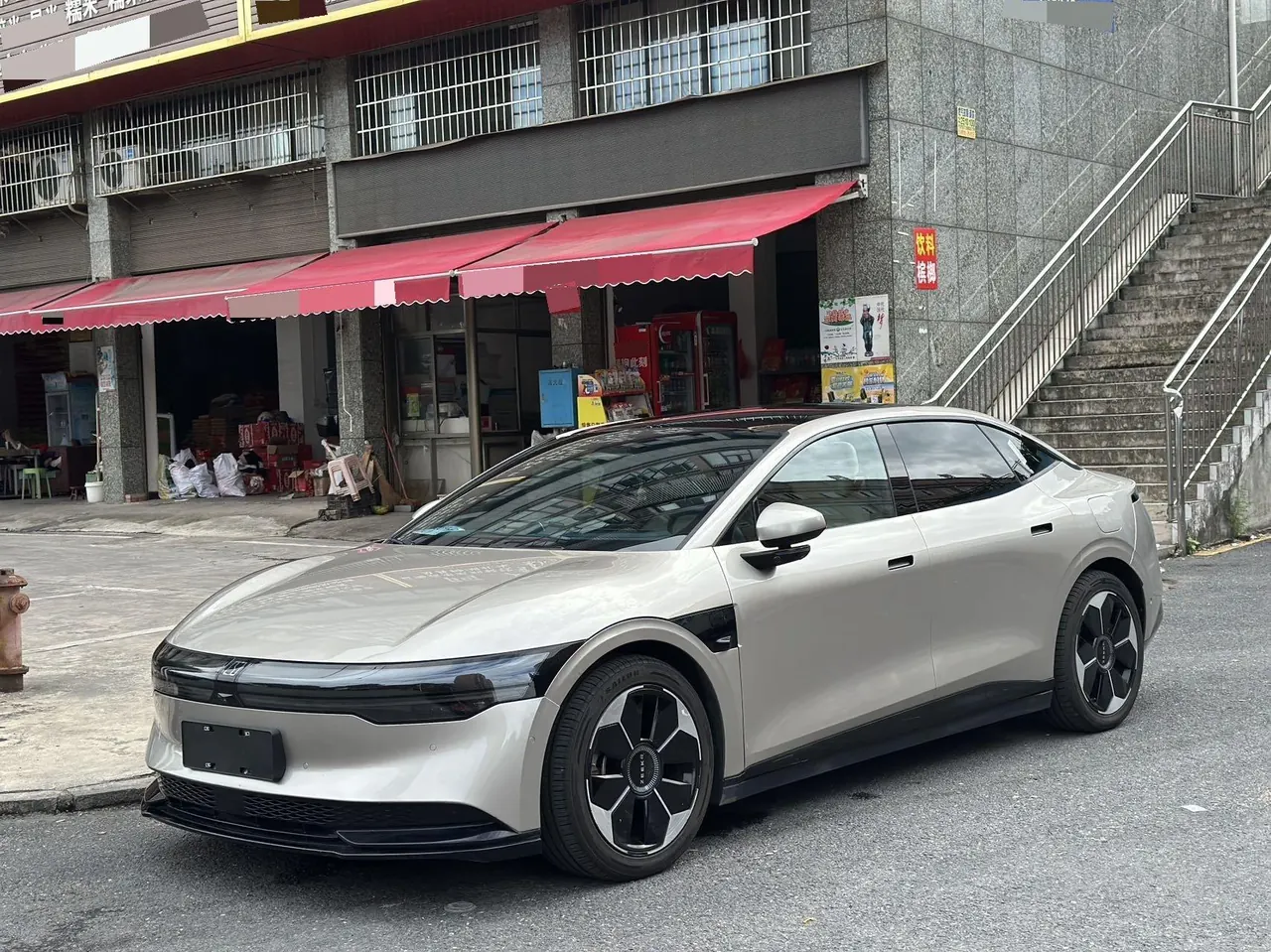 Открыть галерею: Zeekr 2024 Zeekr 007 4WD 75kWh automatic gear