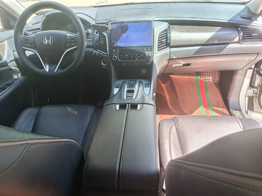 Honda 2020 Crown Road 2.0T 370TURBO Two-Drive Deluxe Automatic Gear 3