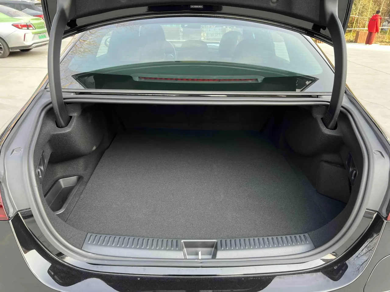 Mercedes Benz Class E New Energy 2024 E 350 e L 2.0T Automatic Gear 5