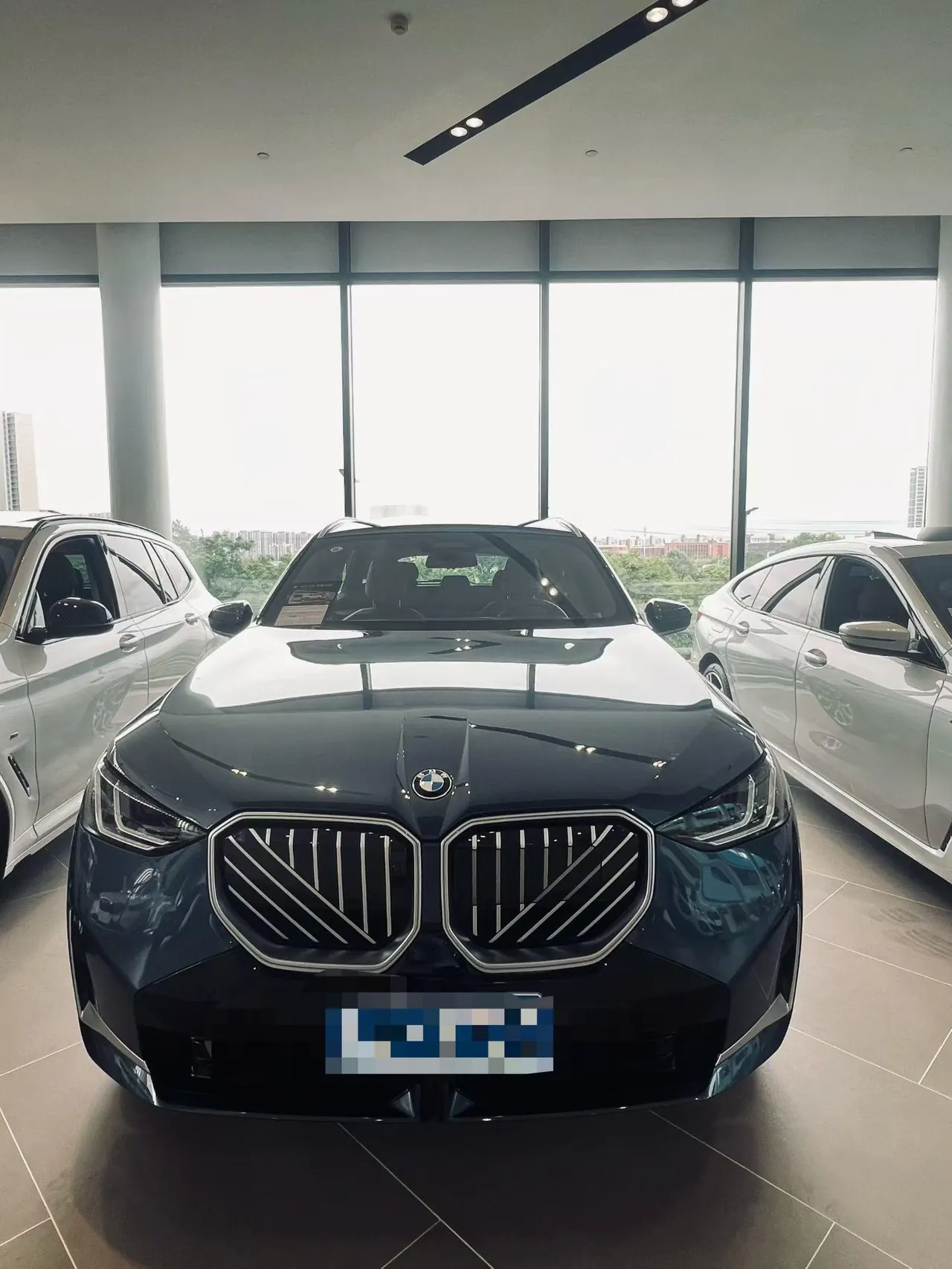 BMW 2025 X3 xDrive30L 2.0T exclusive m sports obsidian night suit automatic gear 2