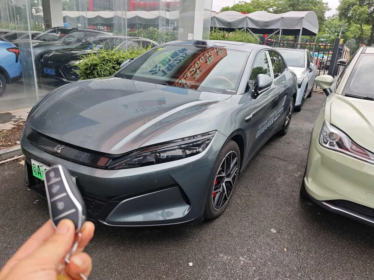 Открыть галерею: BYD 2025 Han L DM-p 1.5T Stepless Four-wheel Drive Laser Radar Flagship Automatic Gear
