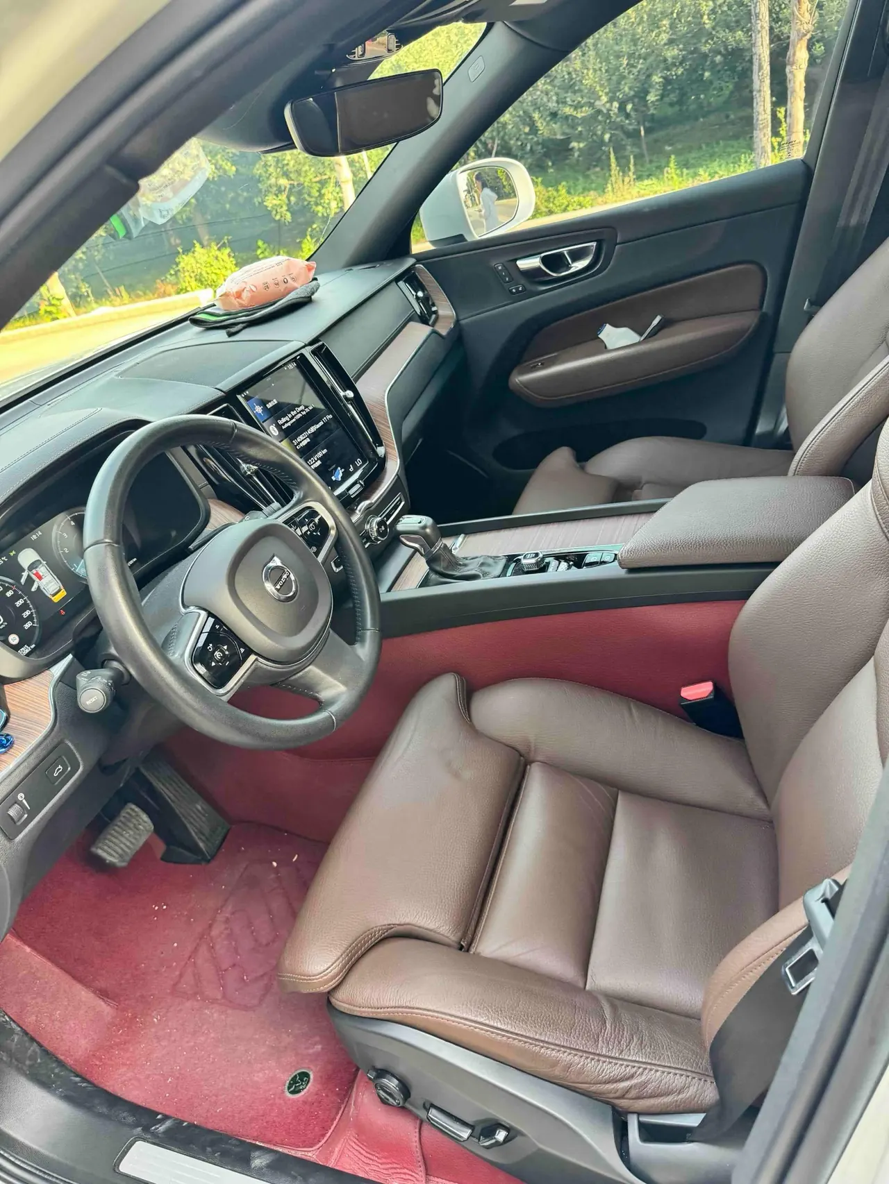 Volvo 2021 XC60 2.0T T5 4-wheel drive Zhiyuan Deluxe Edition Automatic Gear 6