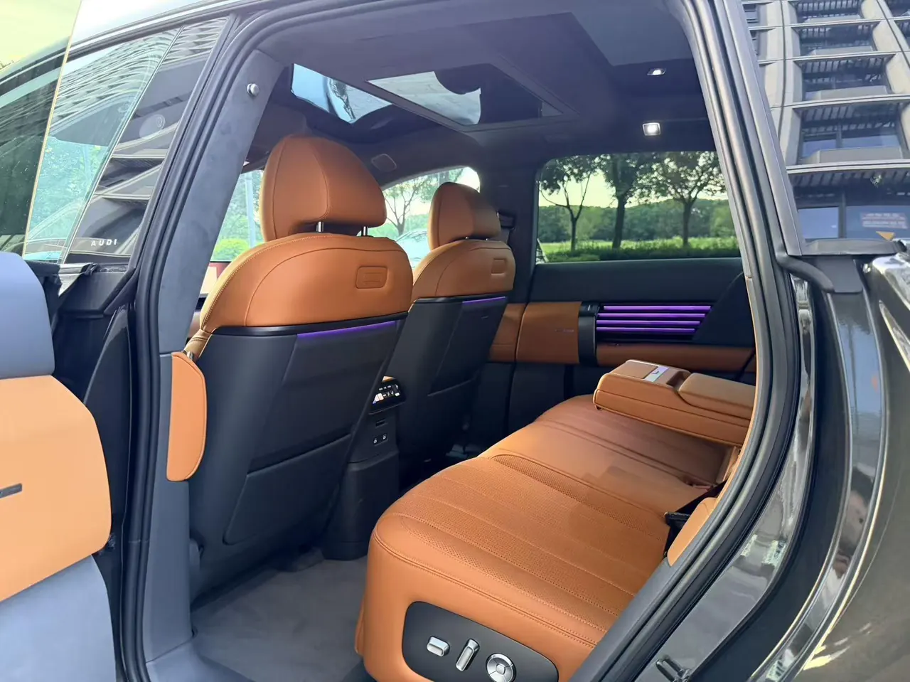 Audi 2026 E7X Pioneer Quattro Automatic 5