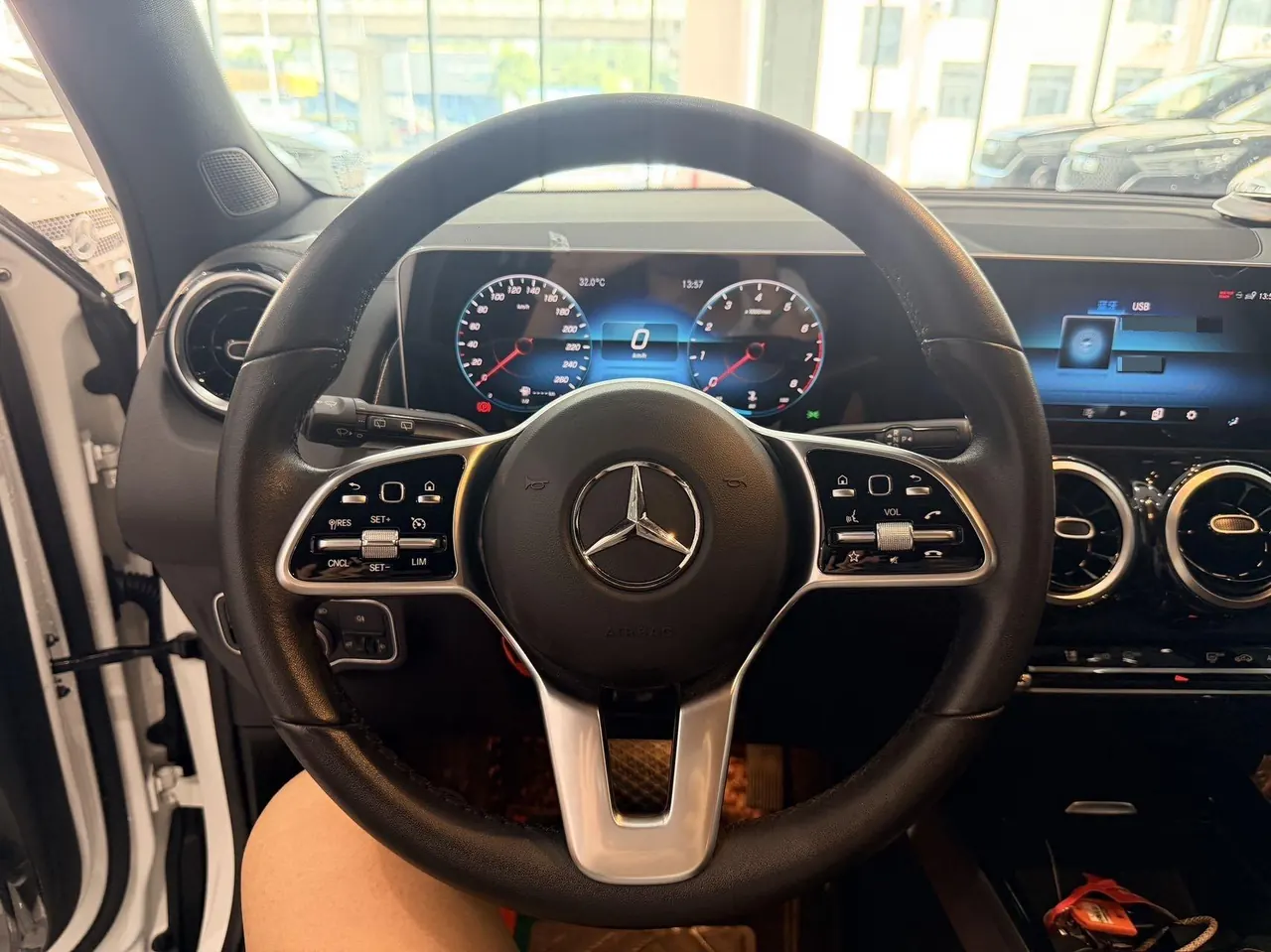 Mercedes Benz 2020 GLB 180 1.3T Dynamic Automatic 13