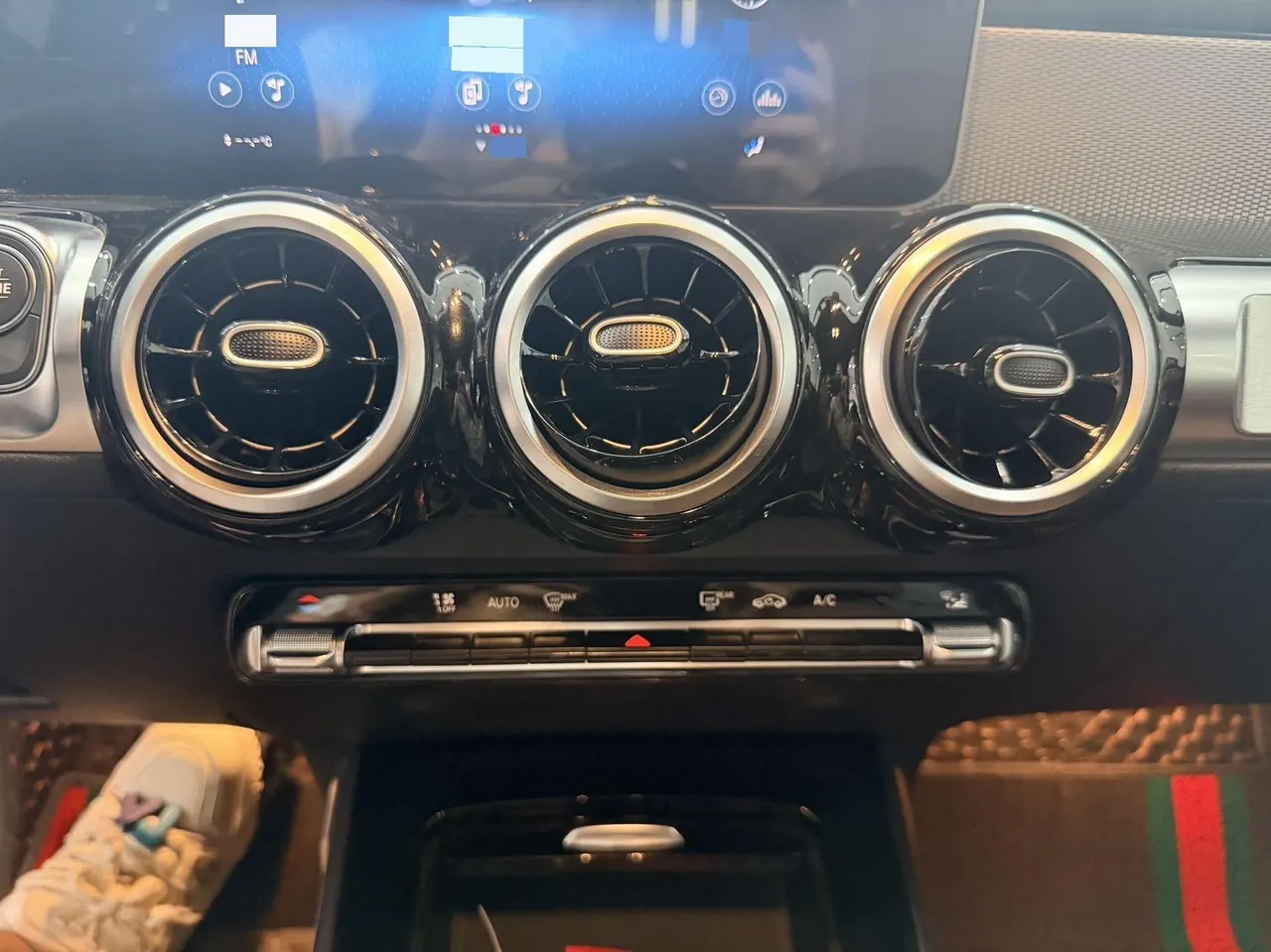 Mercedes Benz 2020 GLB 180 1.3T Dynamic Automatic 14