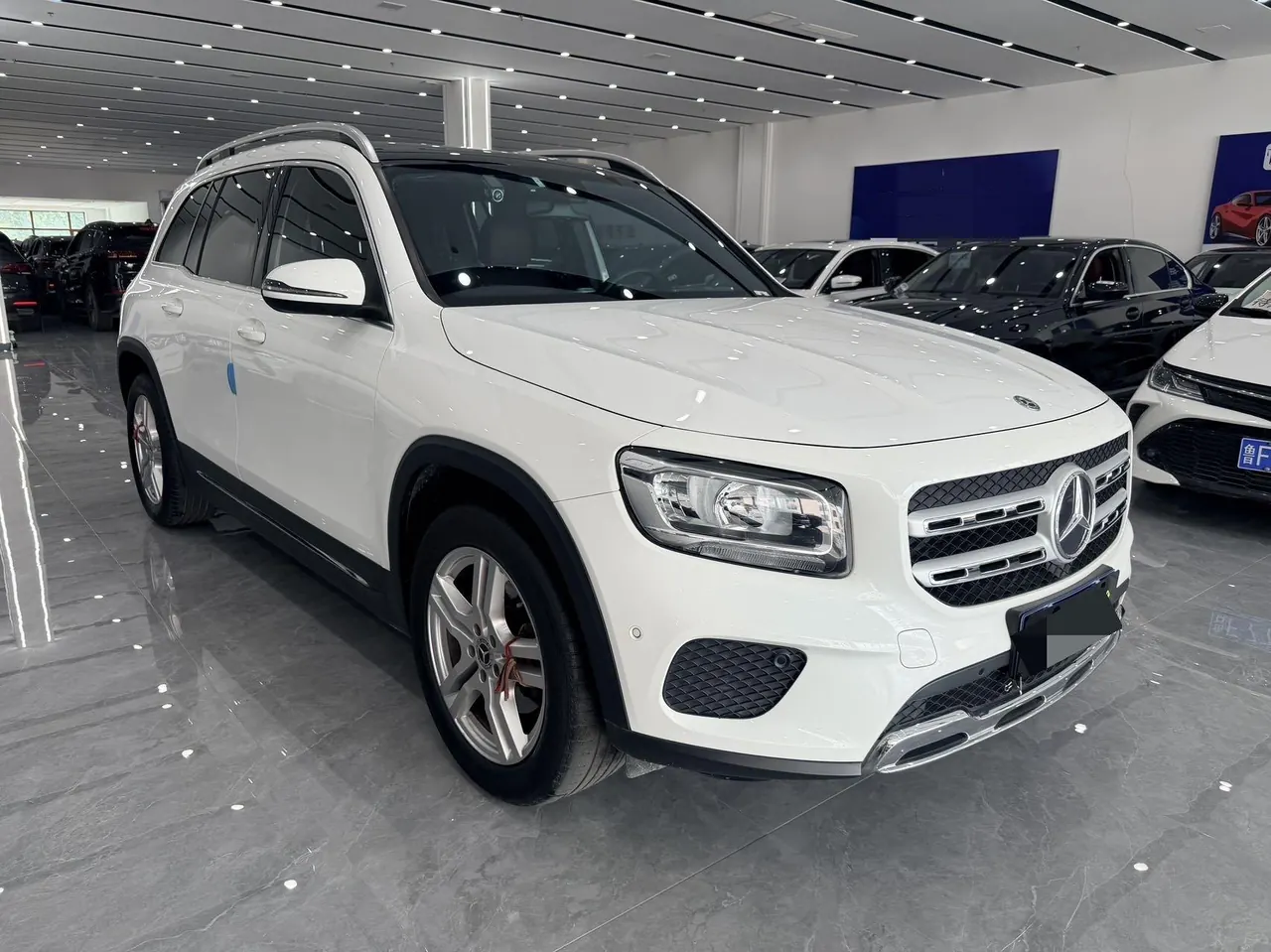 Mercedes Benz 2020 GLB 180 1.3T Dynamic Automatic 3