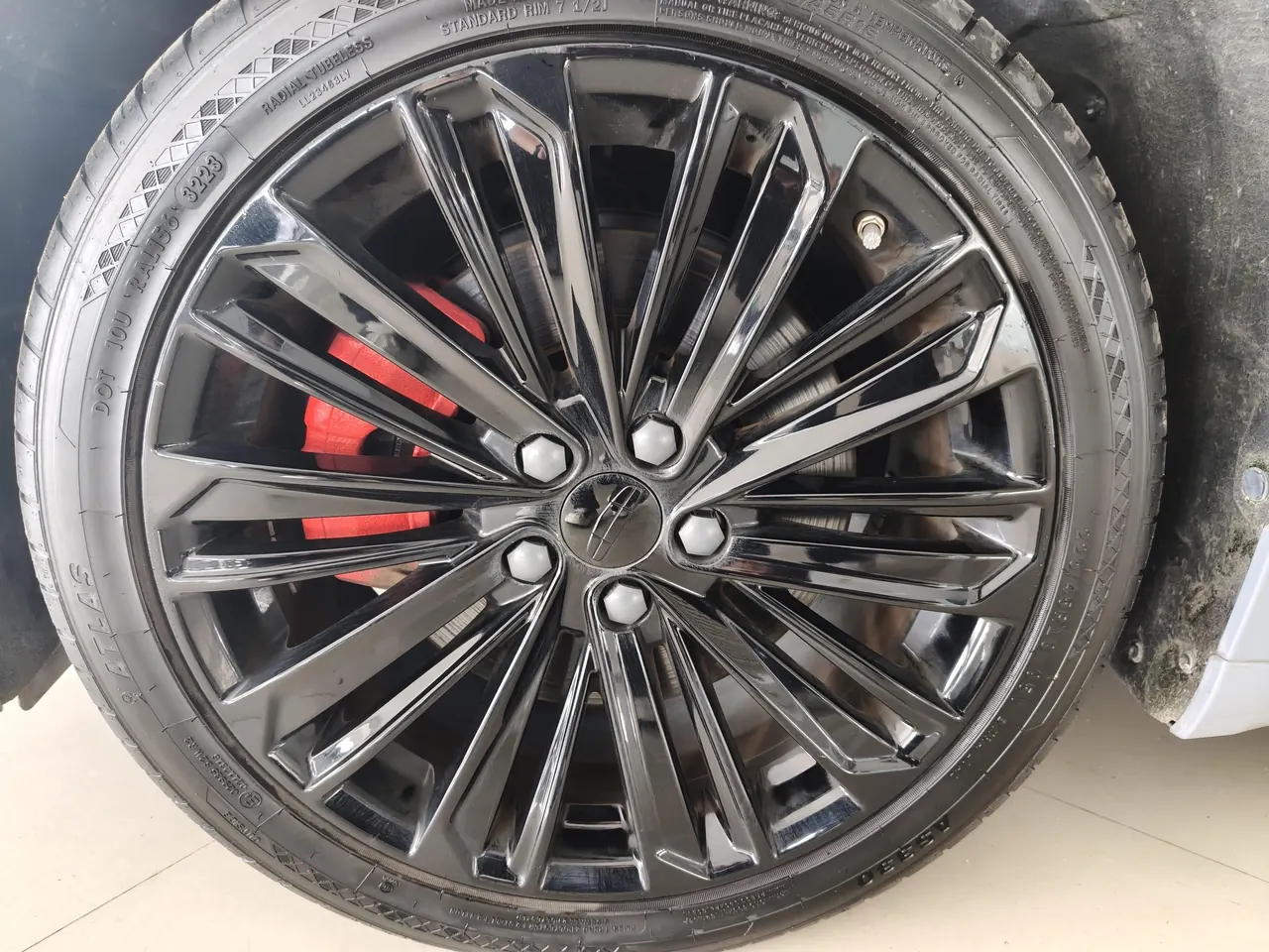 Geely 2024 XingyueL (Monjaro) Zhiqing 1.5T Tiangong Edition Automatic Gear 8