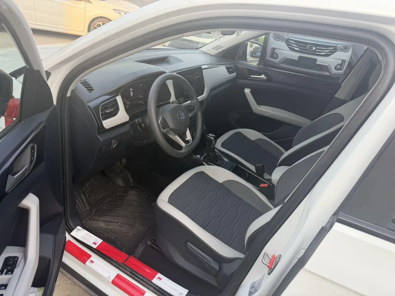 Volkswagen 2026 Tuyue Xinrui 1.5TSI 300TSI Sharp Edition Automatic Gear 4