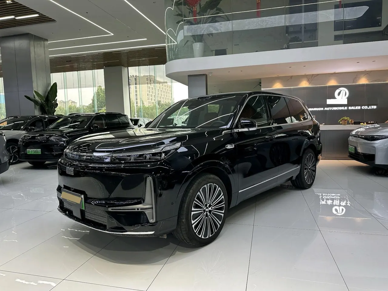 Open image lightbox: Geely Galaxy 2025 M9 1.5T 210km 4-wheel drive pilot version automatic gear