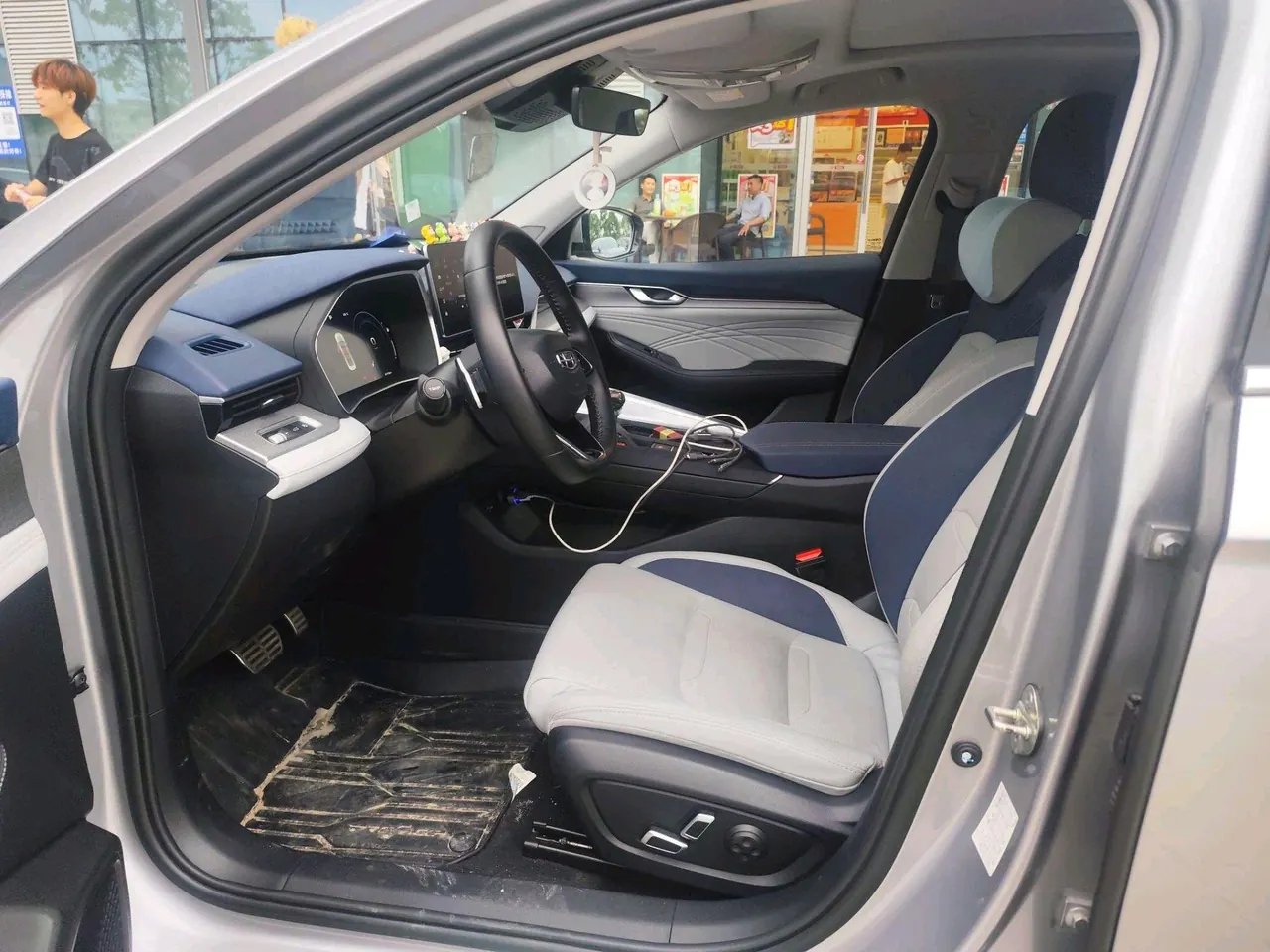 Geely 2023 Xingrui 2.0TD Honorable Automatic Transmission 3