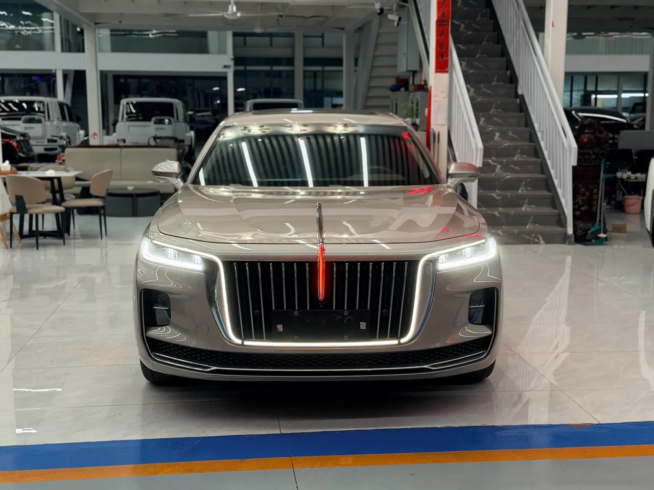 HongQi 2020 H9 48V 2.0T Zhilian Flag Edition Automatic Gear 2