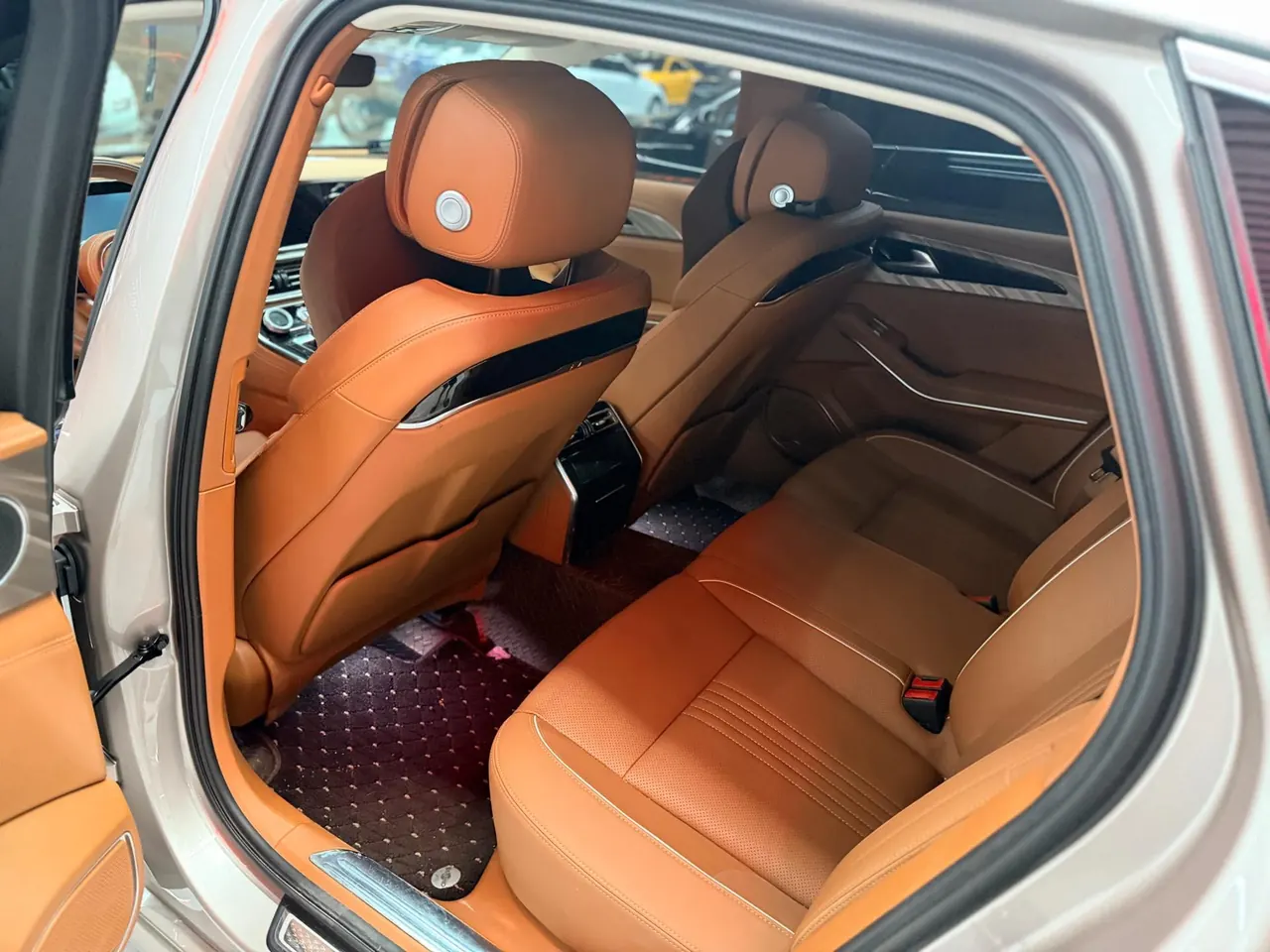 HongQi 2020 H9 48V 2.0T Zhilian Flag Edition Automatic Gear 5
