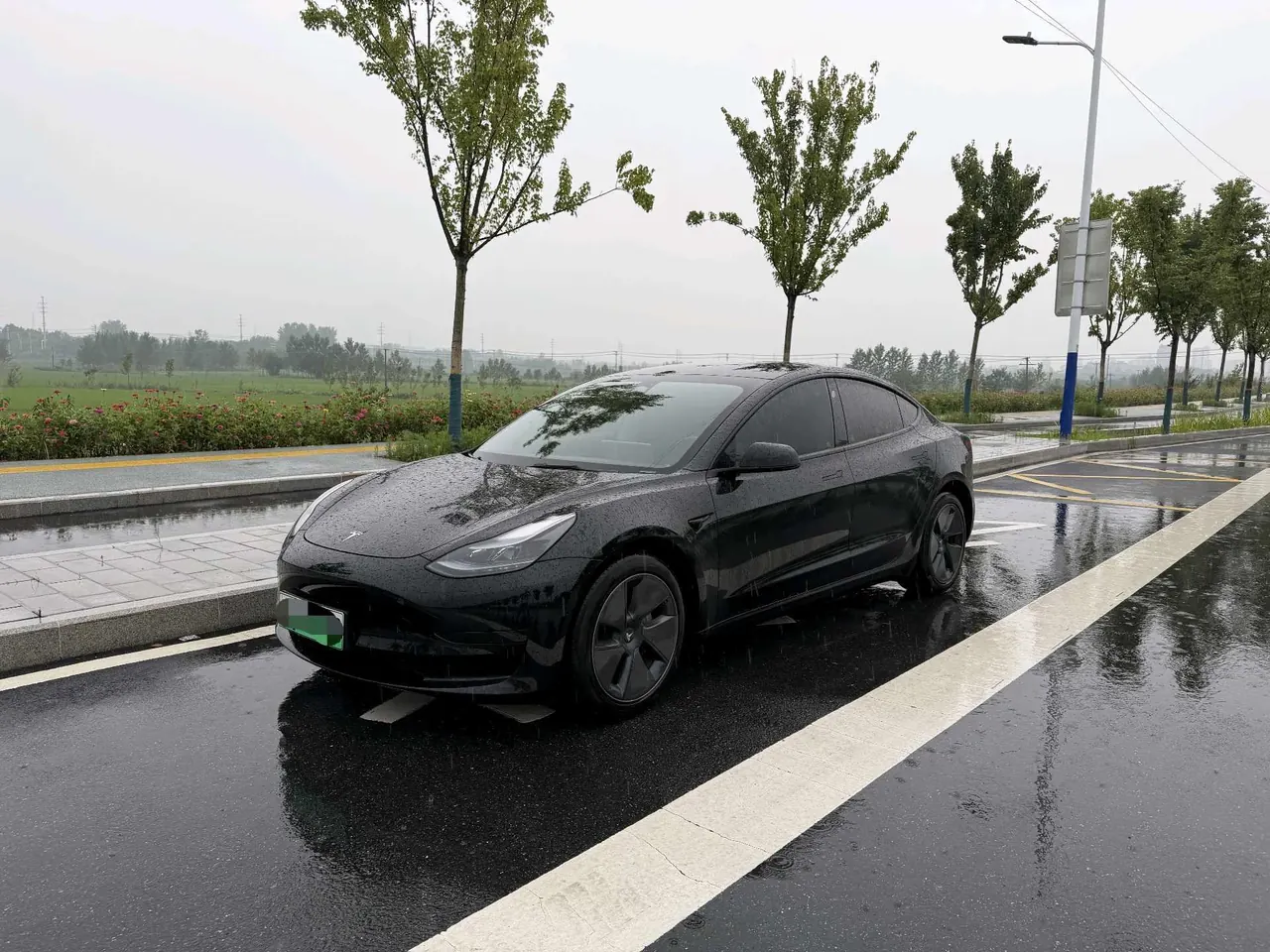 Tesla 2022 Model 3 rear-wheel drive version of automatic transmission - View 1